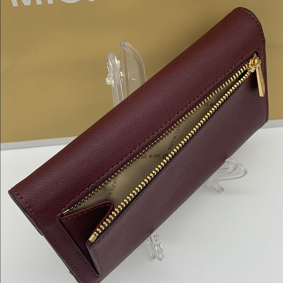 MICHAEL KORS JET SET TRAVEL LG TRIFOLD MERLOT - Picture 9 of 16